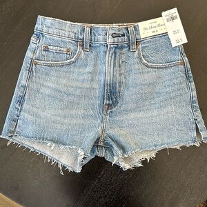NWT Abercrombie High Rise Mom Short